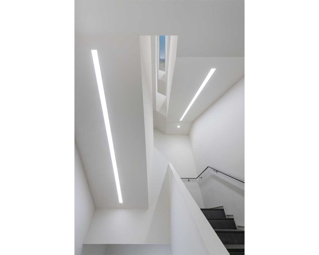 FO10 Istituto di Moda e Design Raffles Milano